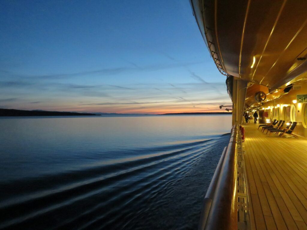 luxury cruise travel agent